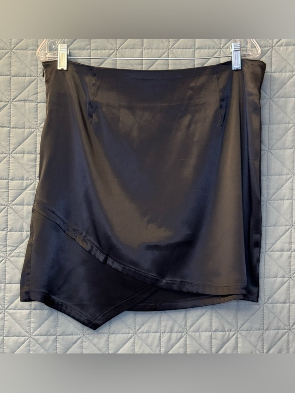 Black Women’s Satin-like Stretchy Asymmetrical Mini Skirt